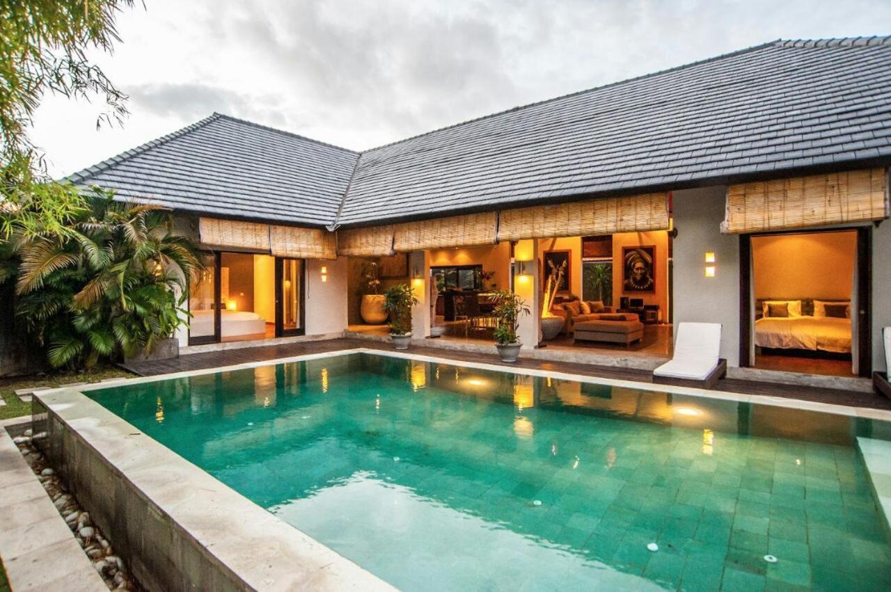 Seminyak Villa Exterior photo